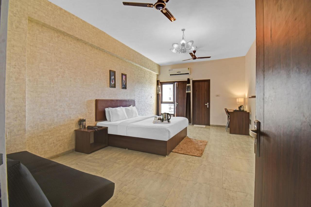 Townhouse Classio Suites เชอร์ดี ภายนอก รูปภาพ