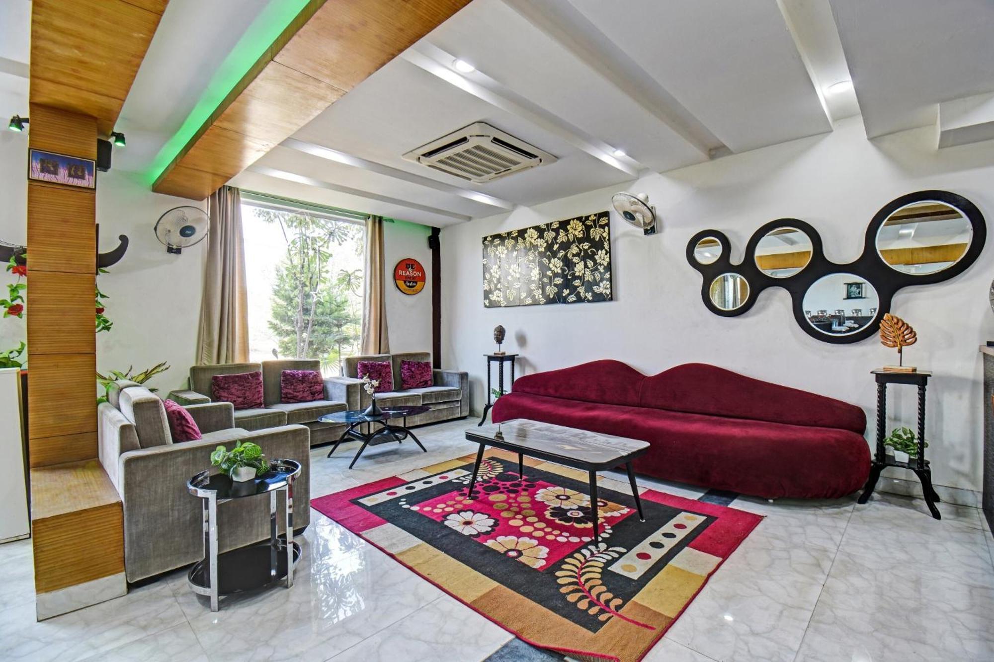 Townhouse Classio Suites เชอร์ดี ภายนอก รูปภาพ