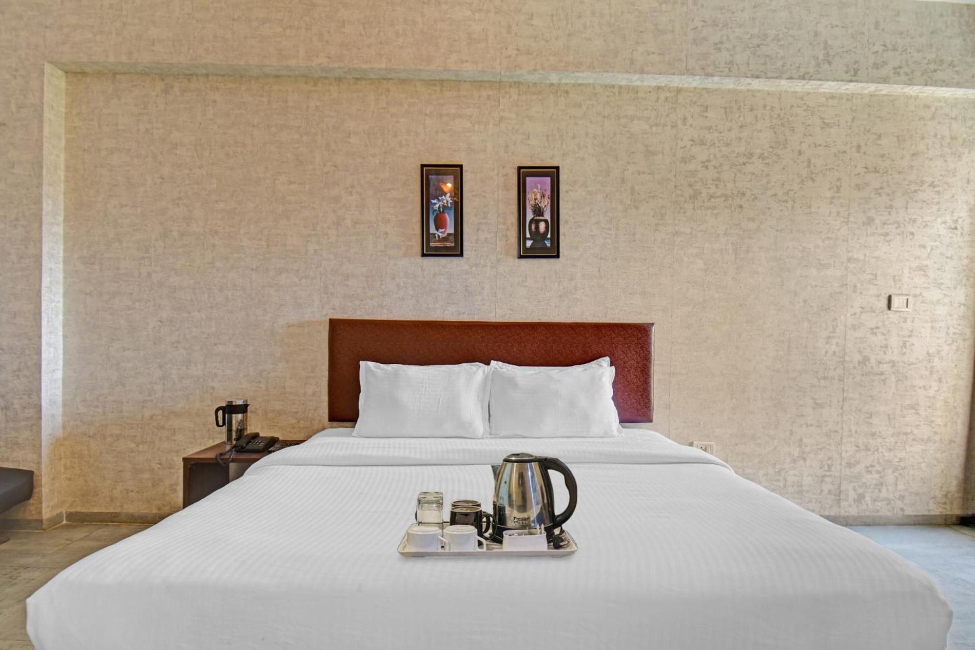 Townhouse Classio Suites เชอร์ดี ภายนอก รูปภาพ