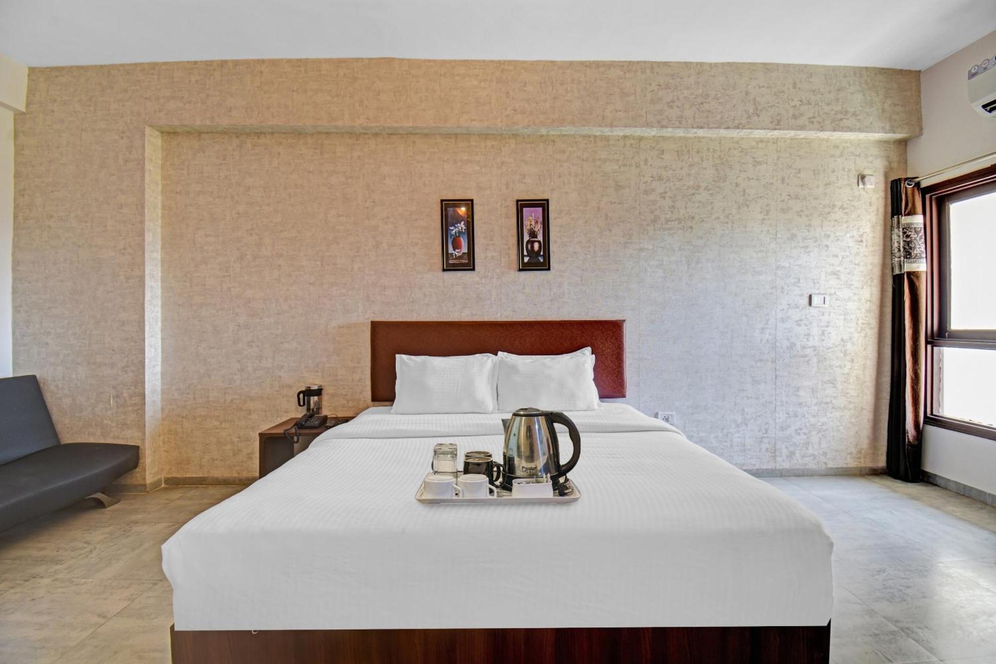 Townhouse Classio Suites เชอร์ดี ภายนอก รูปภาพ