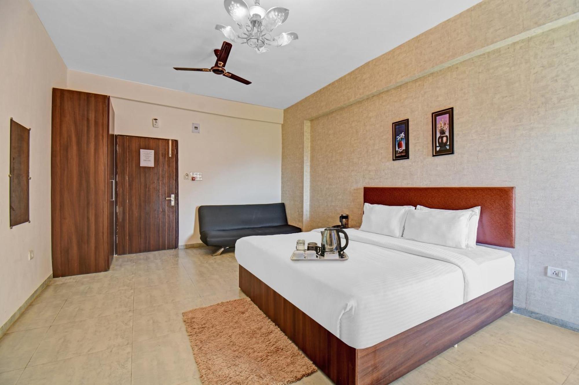 Townhouse Classio Suites เชอร์ดี ภายนอก รูปภาพ